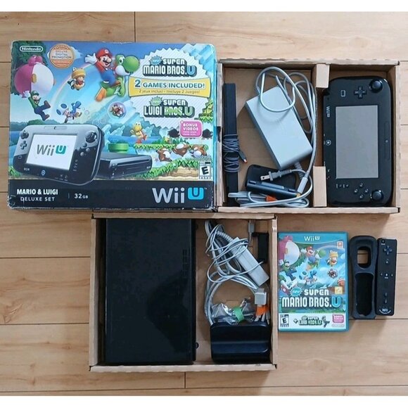 Nintendo Wii U Mario & Luigi Deluxe Set 32 GB Black Console System CIB - Tested - Picture 1 of 16